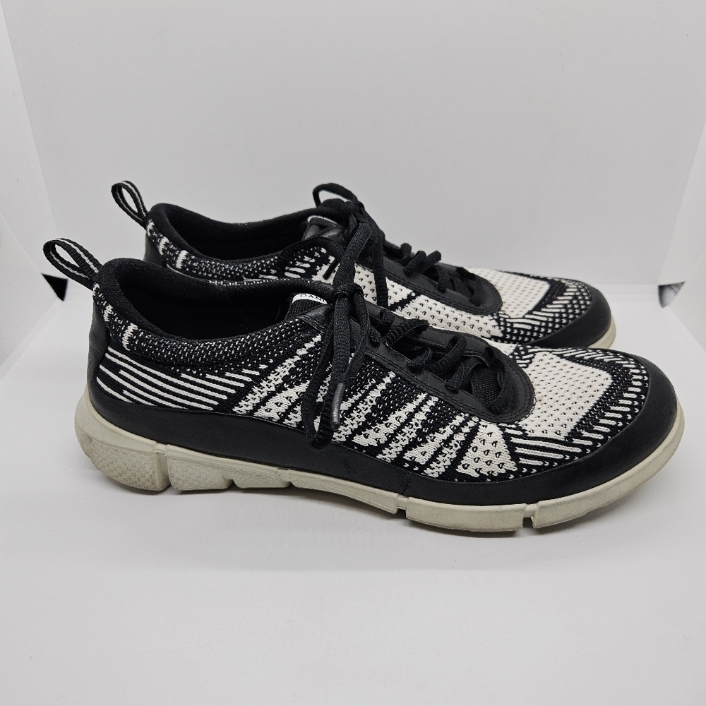 Ecco black and white knit mesh sneakers with black leather trim EU 38 US 7-7.5